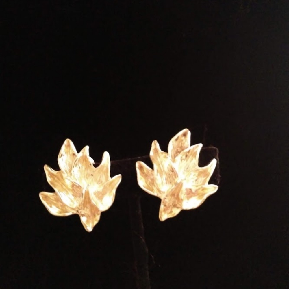 Vintage Gold Tone Earrings-Clip On